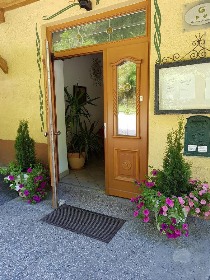 Gasthof Neuratheis Senales Exterior photo